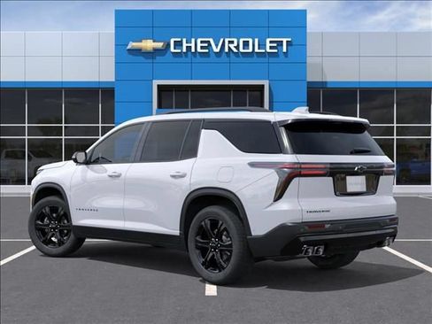 New 2027 Chevrolet Traverse LT FWD image 3