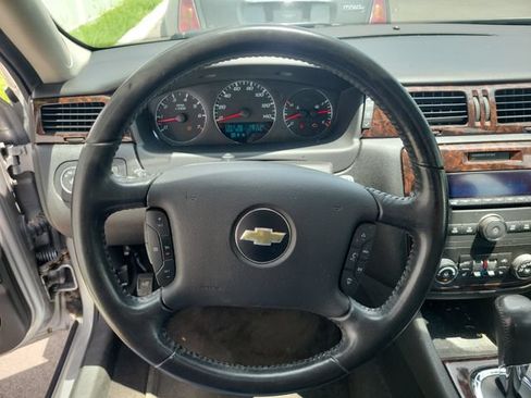 Used 2013 Chevrolet Impala LTZ FWD image 22