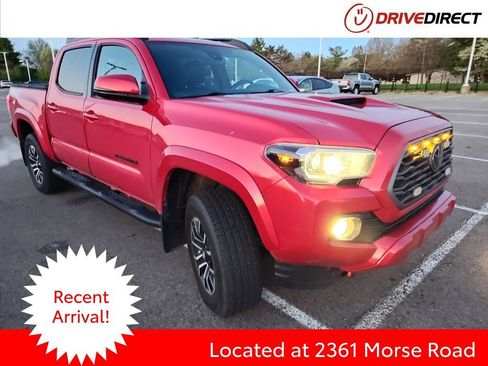Used 2022 Toyota Tacoma TRD Sport image 1