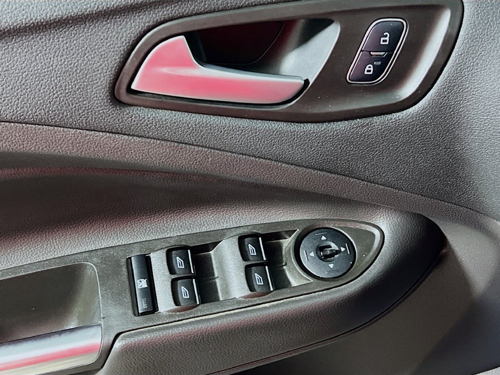 Used 2018 Ford Escape SEL AWD/4WD image 16