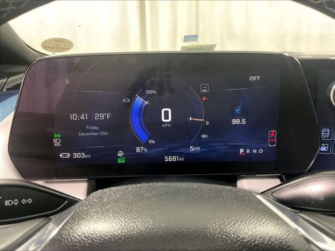 Used 2025 Chevrolet Equinox EV LT image 25