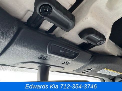 Used 2021 Jeep Gladiator Overland image 28