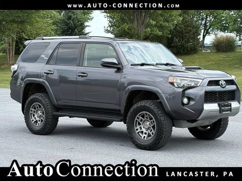 Used 2018 Toyota 4Runner TRD Off-Road w/ TRD Performance Package AWD/4WD image 1