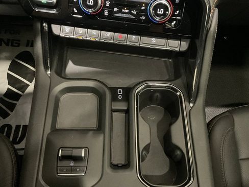 Used 2024 GMC Sierra 2500 AT4 w/ AT4 Premium Plus Package image 18