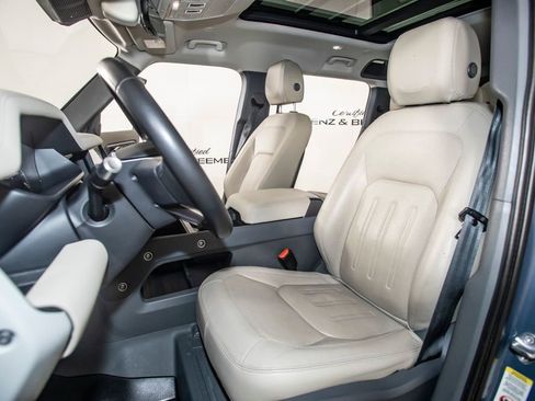 Used 2022 Land Rover Defender 110 SE AWD/4WD image 13