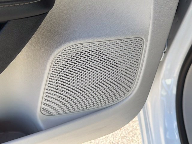 Used 2022 Chrysler Voyager LX FWD image 22
