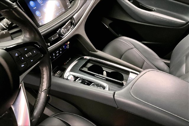 Used 2023 Buick Enclave Essence FWD image 16