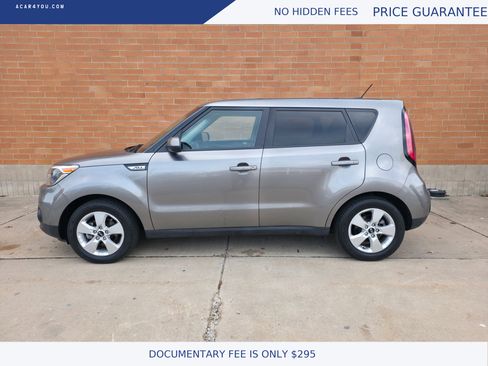 Used 2019 Kia Soul image 12
