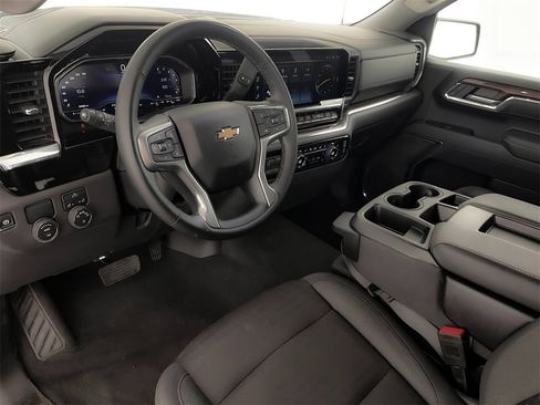 Used 2025 Chevrolet Silverado 1500 LT image 16