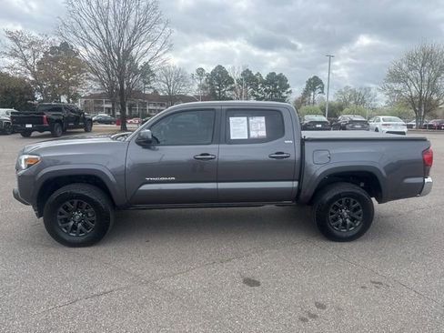 Used 2022 Toyota Tacoma SR5 w/ SR5 Appearance Package (SM) image 2