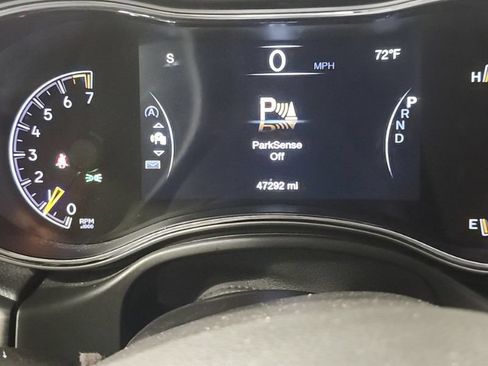 Used 2022 Jeep Grand Cherokee Limited w/ Tech Group AWD/4WD image 9