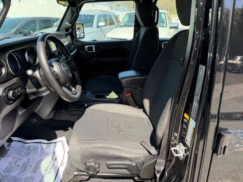 Used 2020 Jeep Wrangler Unlimited Sport image 15