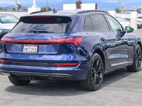 Used 2022 Audi e-tron Chronos AWD/4WD image 9