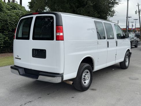 Used 2024 Chevrolet Express 2500 w/ Driver Convenience Package image 34
