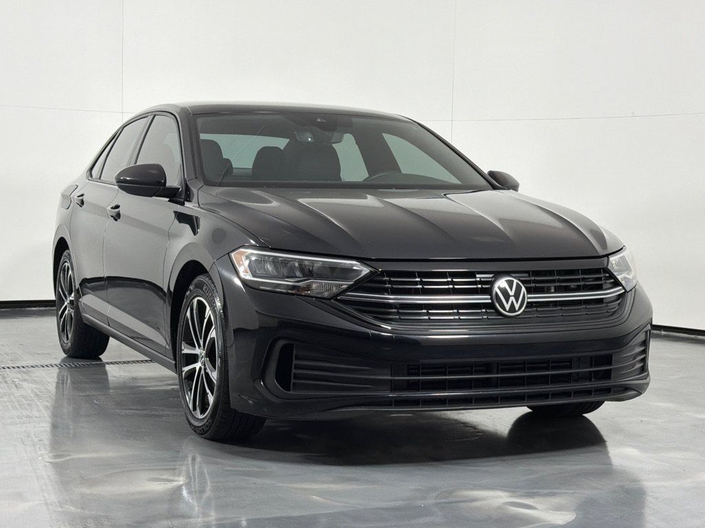 Used 2023 Volkswagen Jetta Sport FWD image 3