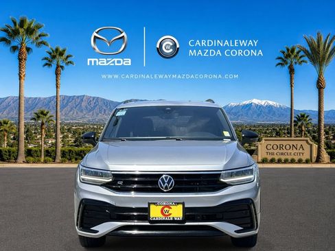 Used 2022 Volkswagen Tiguan SE R-Line FWD image 8