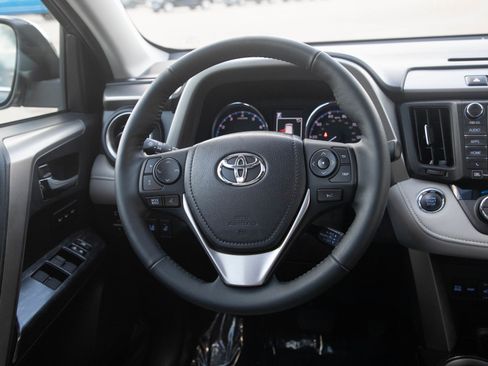 Used 2017 Toyota RAV4 Platinum FWD image 17