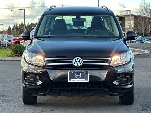 Used 2017 Volkswagen Tiguan S image 8