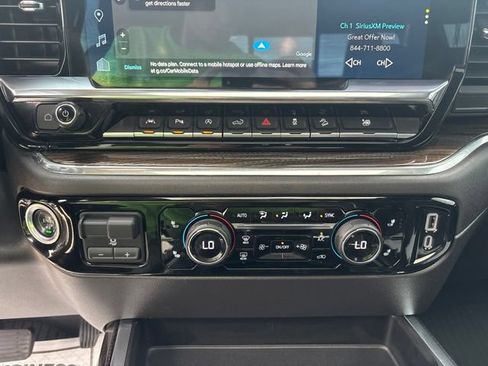 Used 2024 Chevrolet Silverado 1500 LT Trail Boss w/ LT Trail Boss Premium Package AWD/4WD image 5