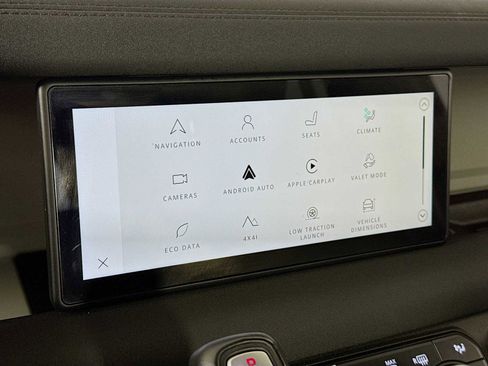 Used 2023 Land Rover Defender 110 X-Dynamic SE image 13