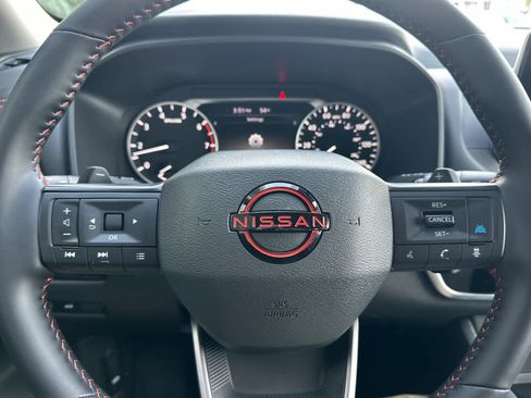 Used 2025 Nissan Rogue SV image 22