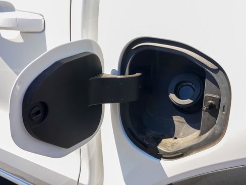 Used 2025 GMC Canyon Elevation image 12