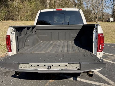 Used 2016 Ford F150 Platinum w/ Equipment Group 701A Luxury image 13