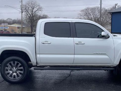 Used 2023 Toyota Tacoma Limited image 7