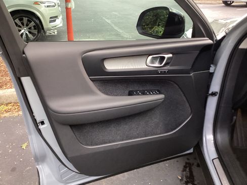 Certified 2026 Volvo XC40 B4 Core FWD image 13