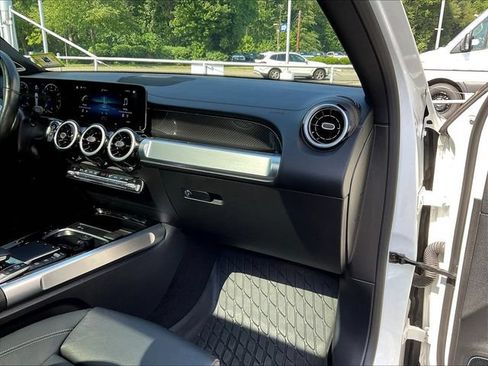 Certified 2021 Mercedes-Benz GLB 250 4MATIC image 28