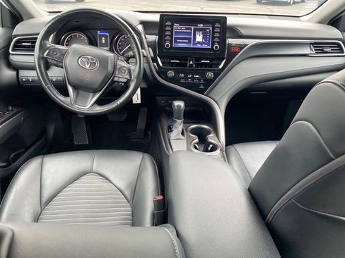 Used 2023 Toyota Camry SE image 6