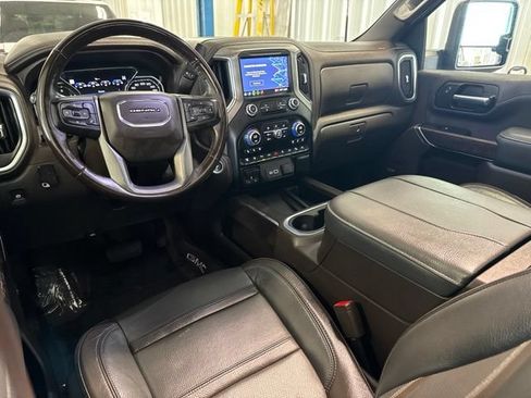 Used 2023 GMC Sierra 2500 Denali w/ Denali Black Diamond Edition AWD/4WD image 8