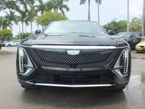Used 2025 Cadillac Lyriq Luxury AWD/4WD image 16
