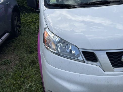 Used 2020 Nissan NV200 S FWD image 2