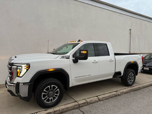 Used 2024 GMC Sierra 2500 SLE w/ SLE Value Package; image 7