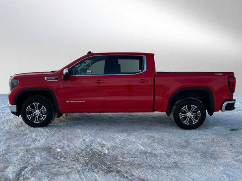 Used 2025 GMC Sierra 1500 SLE w/ X31 Off-Road Package image 6