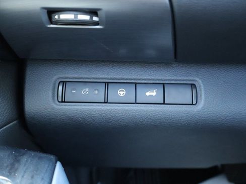 Used 2023 Nissan Pathfinder SL image 18