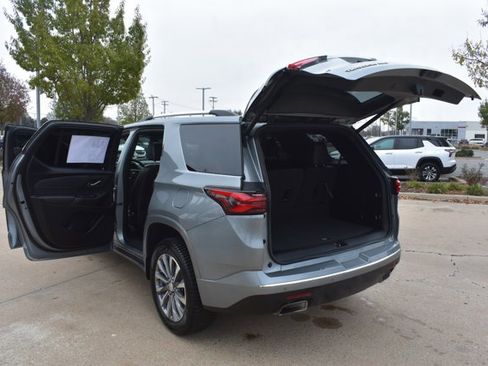 Used 2023 Chevrolet Traverse Premier image 19