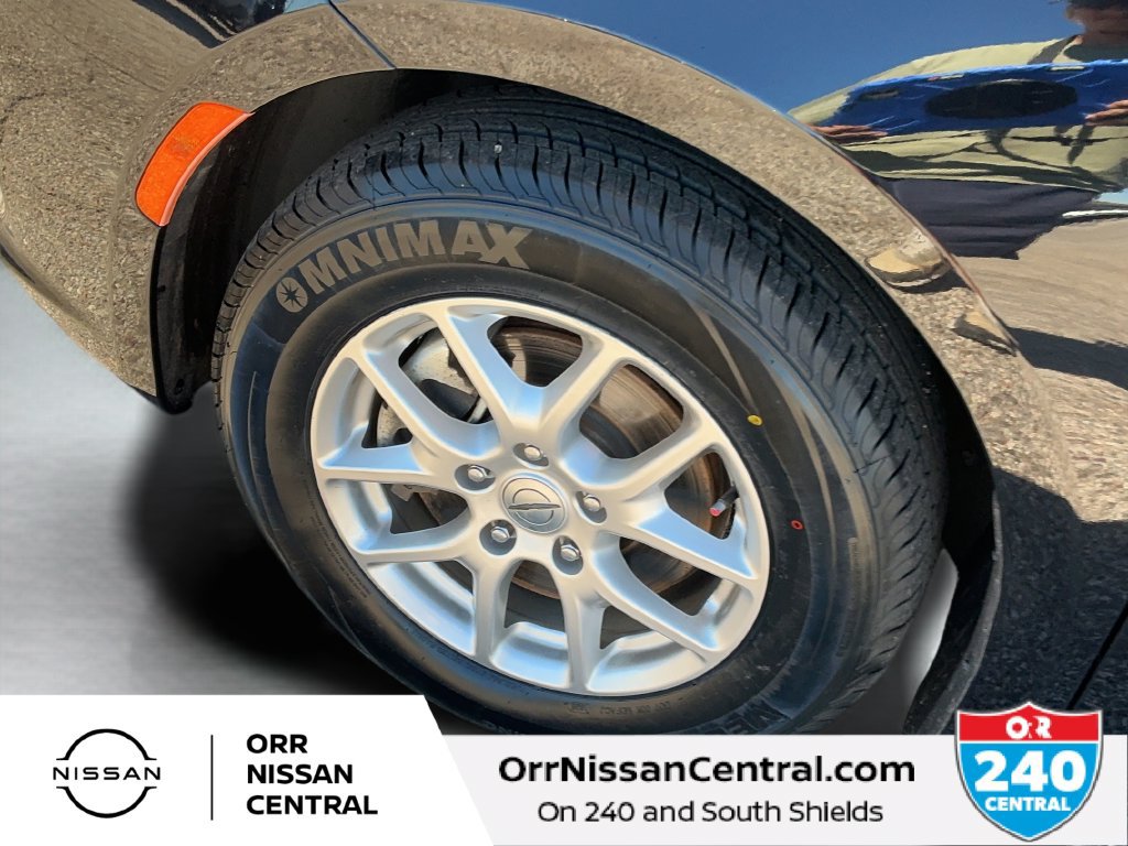 Used 2024 Chrysler Pacifica Touring-L FWD image 9