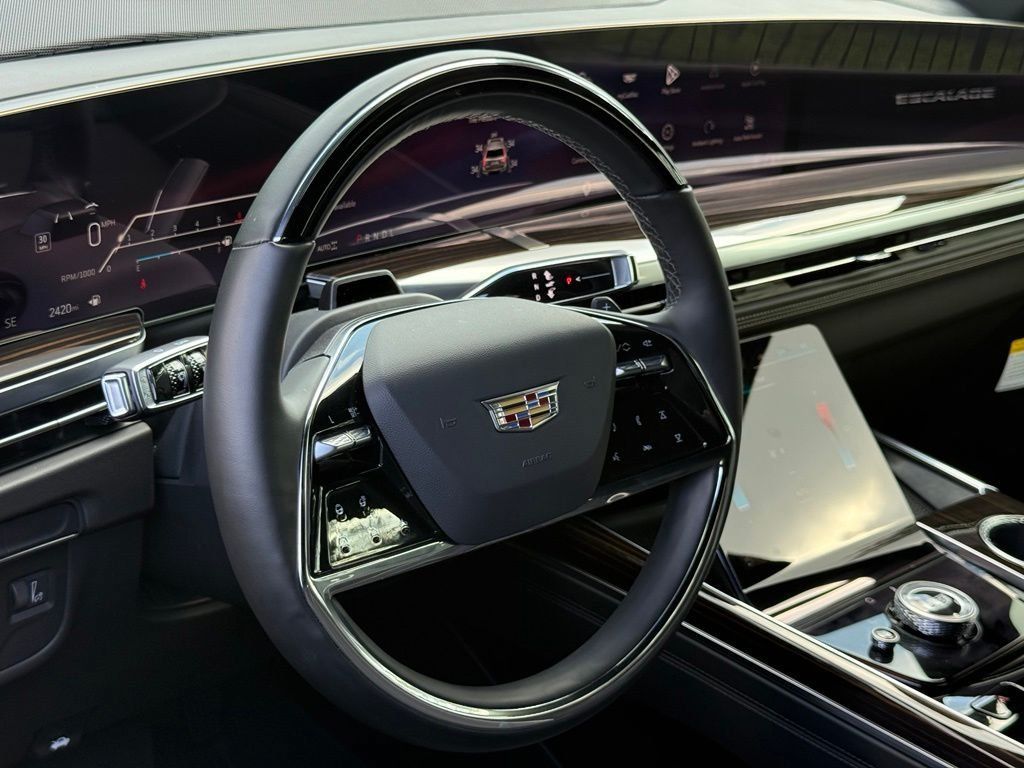 Used 2026 Cadillac Escalade Luxury w/ LPO, Floor Liner Package AWD/4WD image 19