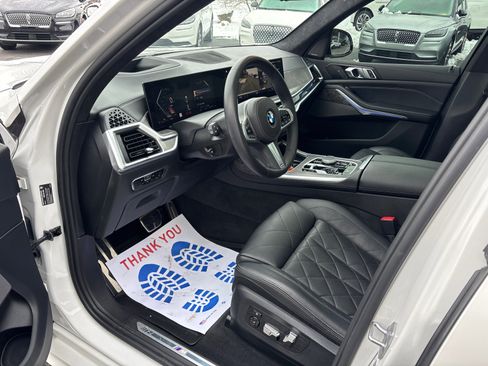 Used 2023 BMW X7 xDrive40i w/ M Sport Package image 24