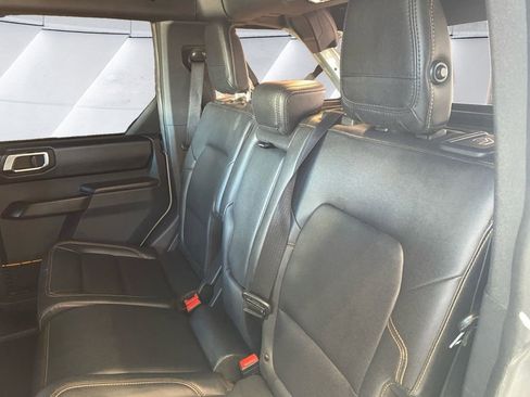 Used 2024 Ford Bronco Badlands image 18