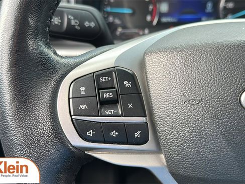 Used 2022 Ford Explorer XLT w/ XLT Sport Appearance Package image 18