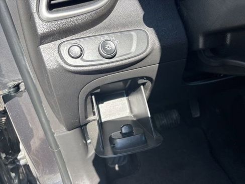 Used 2018 Chevrolet Trax LT w/ LT Convenience Package image 20