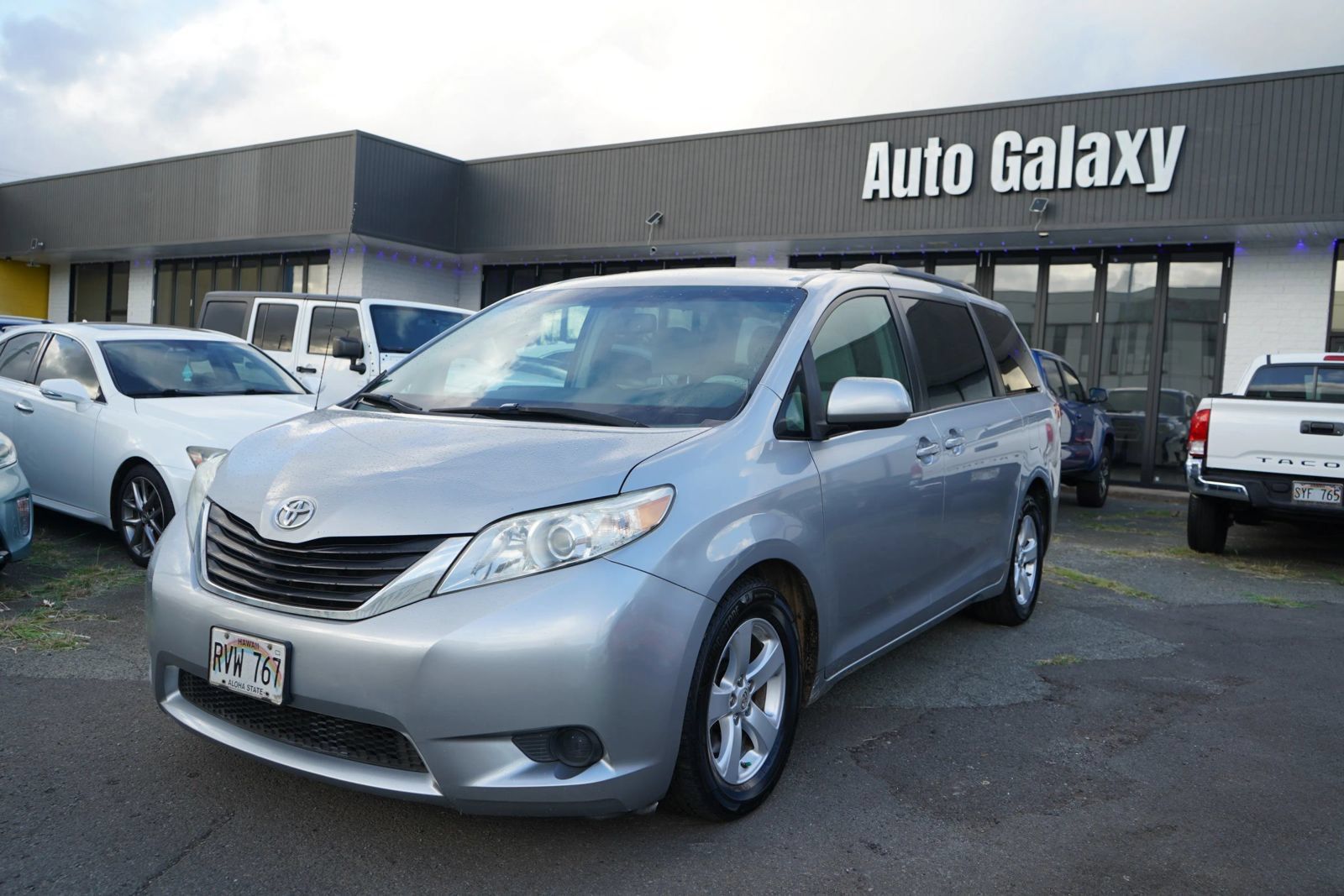 Used 2012 Toyota Sienna LE FWD image 4