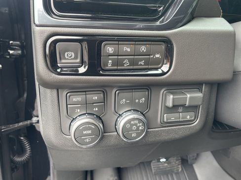 New 2026 GMC Yukon AT4 AWD/4WD image 24