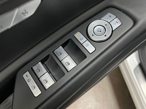 Used 2025 Genesis GV80 2.5T image 12