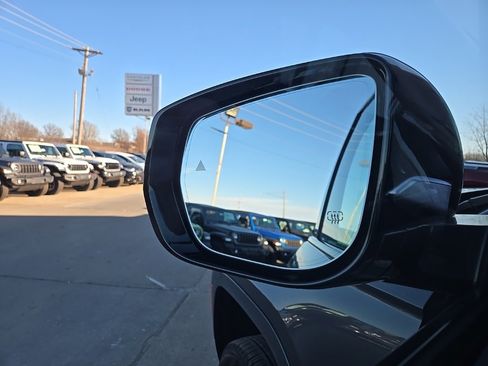 Used 2025 Jeep Grand Cherokee Summit image 27