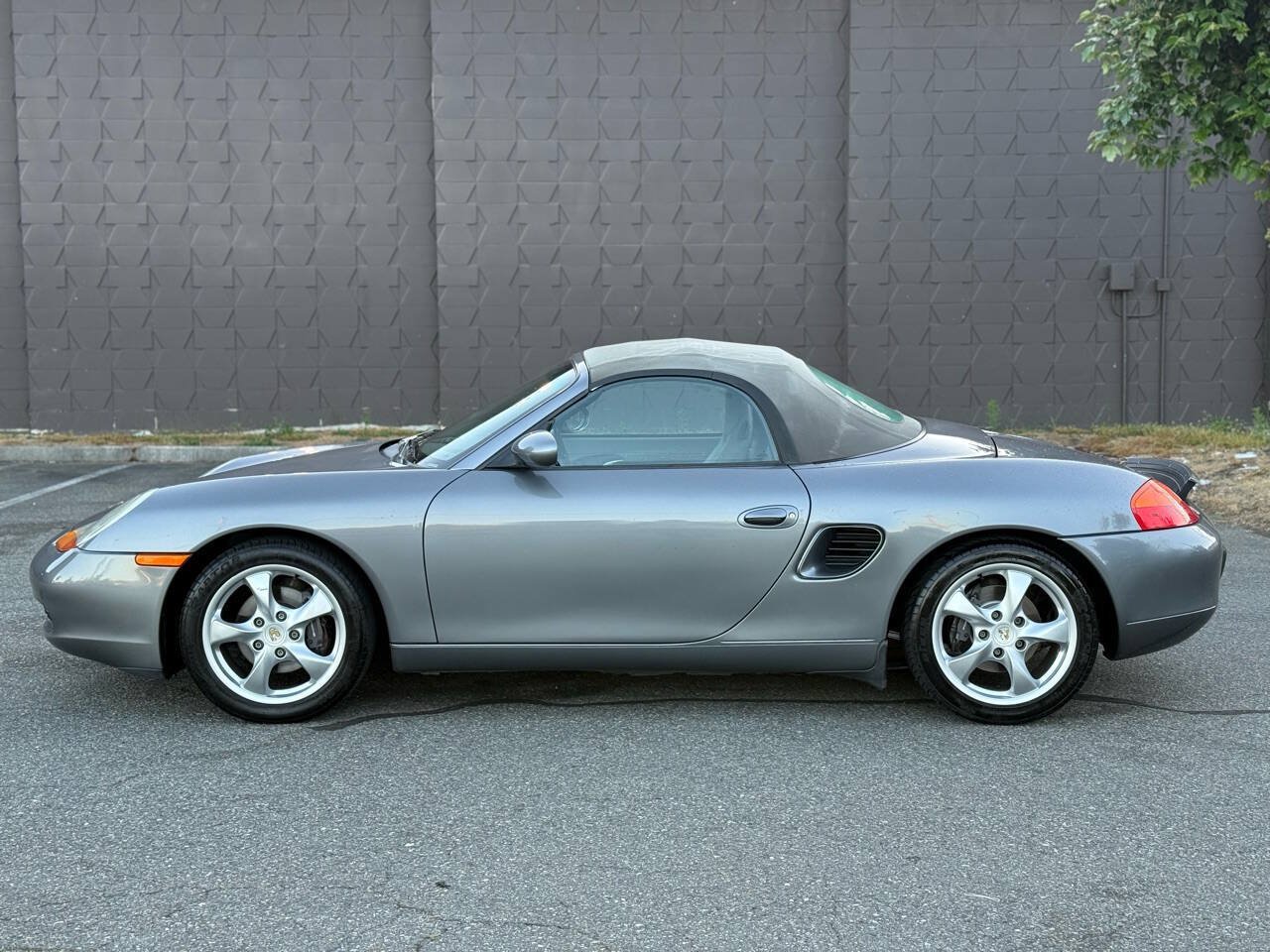 Used 2001 Porsche Boxster RWD image 4
