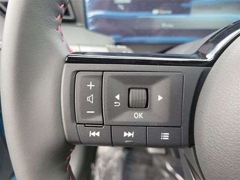 New 2026 Nissan Kicks SR w/ SR Premium Package FWD image 5